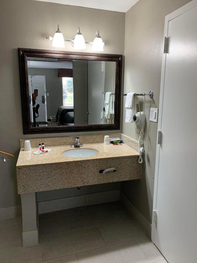 Days Inn & Suites By Wyndham Collierville Germantown Area Exteriér fotografie